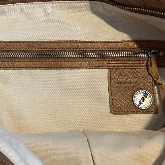 Elegant Tan Leather Hobo Bag - Picture 7 of 15